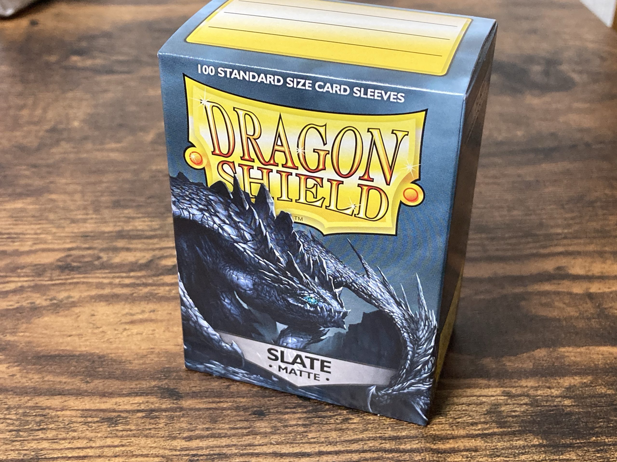 ドラゴンシールドを使ってみた感想 かなりおすすめの無地スリーブですよこれ カードゲーム カード暮らし